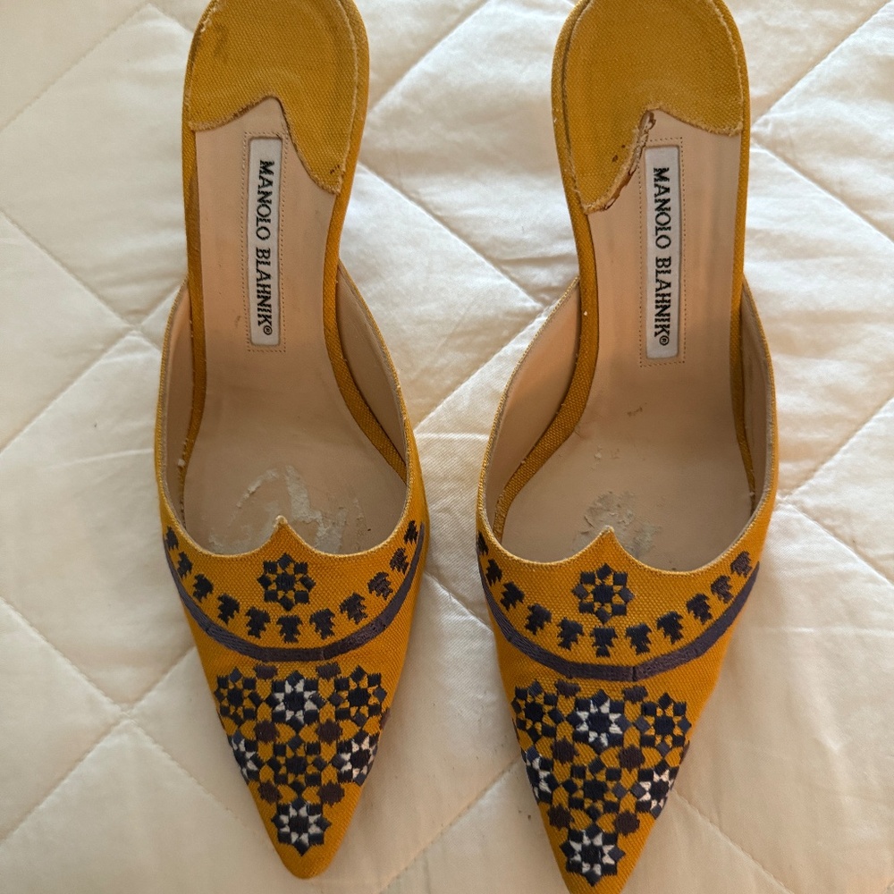 Manolo Blahnik slides